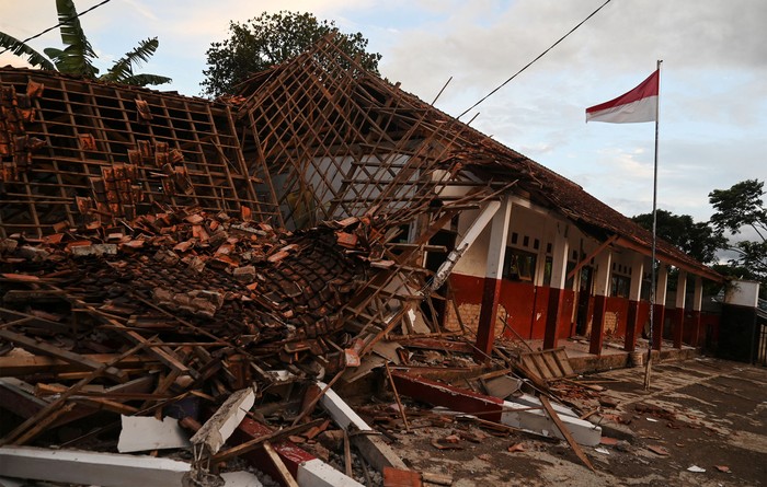 Dampak Gempa M 5 6 Cianjur Kepala 2 Warga Bogor Luka Tertimpa Material