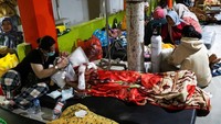 Ada juga yang menderita luka di bagian tangan.