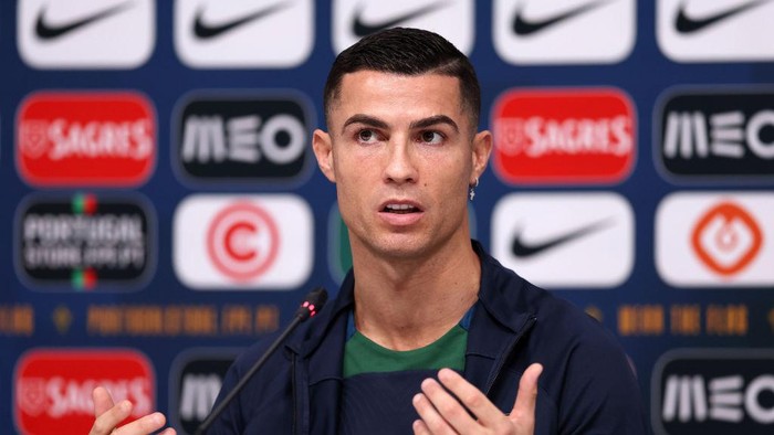 Portugals forward Cristiano Ronaldo attends a training session at Cidade do Futebol training camp in Oeiras, Portugal, on September 20, 2022. Portugals football team started on Tuesday the preparation for the upcoming UEFA Nations League matches against Czech Republic and Spain. (Photo by Pedro Fiúza/NurPhoto via Getty Images)