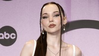 Dove Cameron berhasil mengalahkan beberapa pesaingnya, Gayle, Latto, Måneskin, Stave Lacy. Foto: Getty Images for dcp/Amy Sussman