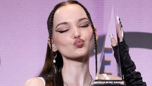 Dove Cameron New Artist of the Year