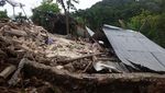 Penampakan Rumah Warga Rata dengan Tanah Dampak Gempa M 5,5 Kupang