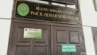 Saat ini ruangan sidang kasus pembunuhan Yosua tertutup dan terkunci.