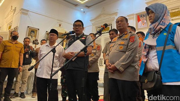 Gubernur Jabar Ridwan Kamil di Pendopo Cianjur