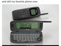 Deretan HP yang Dianggap Netizen Punya Desain Gila