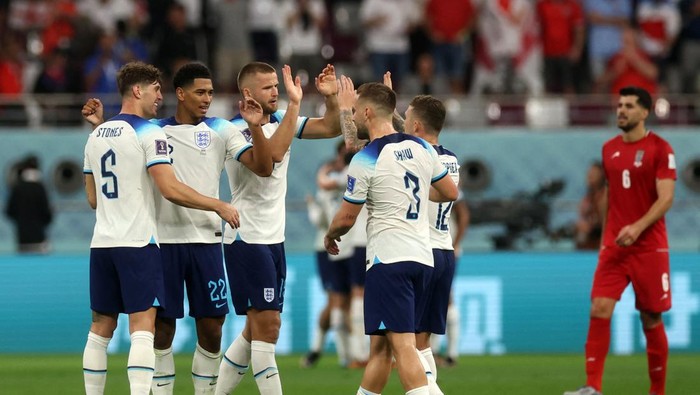 Soccer Football - FIFA World Cup Qatar 2022 - Group B - England v Iran - Khalifa International Stadium, Doha, Qatar - November 21, 2022 England players celebrates their sixth goal, scored by Jack Grealish REUTERS/Paul Childs