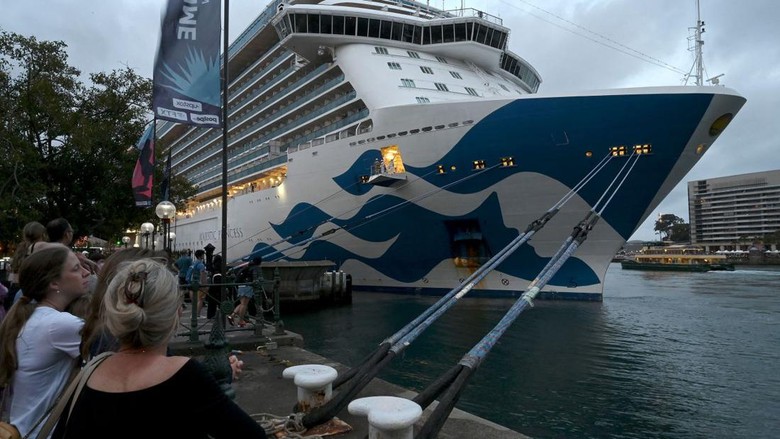 Kapal Pesiar Majestic Princess Kapal pesiar Majestic Princess saat berlabuh di International Terminal Sydney, 12 November 2022.