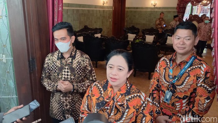 Ketua DPR Puan Maharani dan Wali Kota Solo Gibran Rakabuming Raka di Loji Gandrung, Senin (21/11/2022).