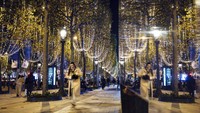 Lampu pada jalanan tersebut dimatikan dan diganti dengan lampu natal pada waktu yang lebih awal, yaitu mulai dari pukul 23:45.