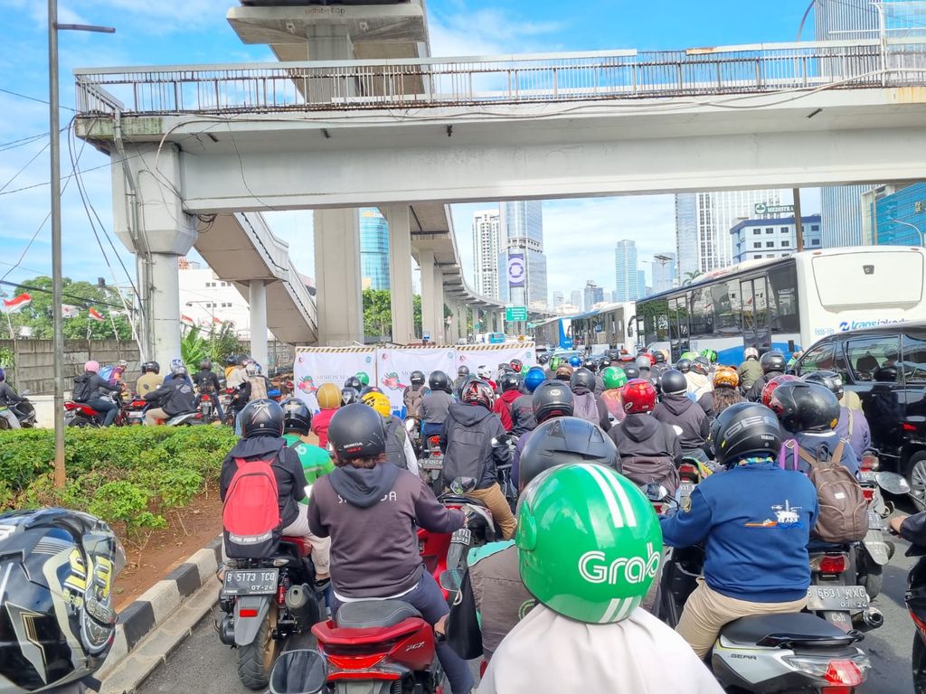 Macet di Jalan Gatot Subroto arah Kuningan, Jakarta Selatan (Haris-detikcom)