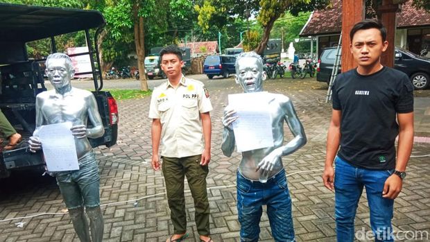 manusia silver banyuwangi