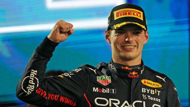 ABU DHABI, UNITED ARAB EMIRATES - NOVEMBER 20: Max Verstappen of Netherlands  Oracle Red Bull Racing RB18 celebrates after winning the F1 Grand Prix of Abu Dhabi at Yas Marina Circuit on November 20, 2022 in Abu Dhabi, United Arab Emirates. (Photo by Heuler Andrey/Eurasia Sport Images/Getty Images)