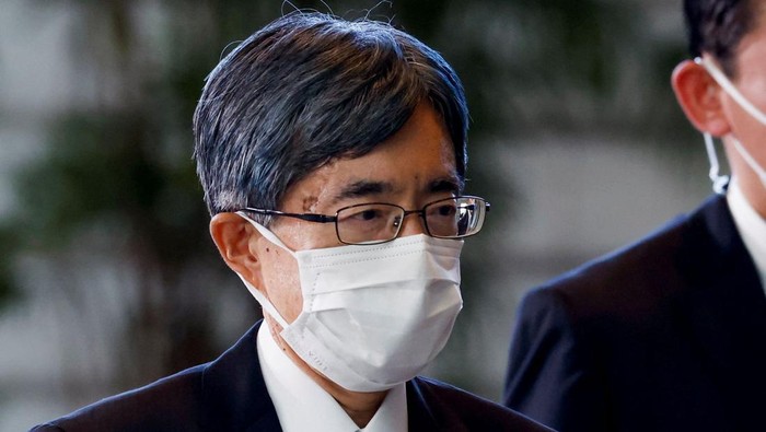 Japans Minister for Internal Affairs and Communications Minoru Terada arrives at Prime Minister Fumio Kishidas official residence in Tokyo, Japan August 10, 2022. REUTERS/Issei Kato/File Photo