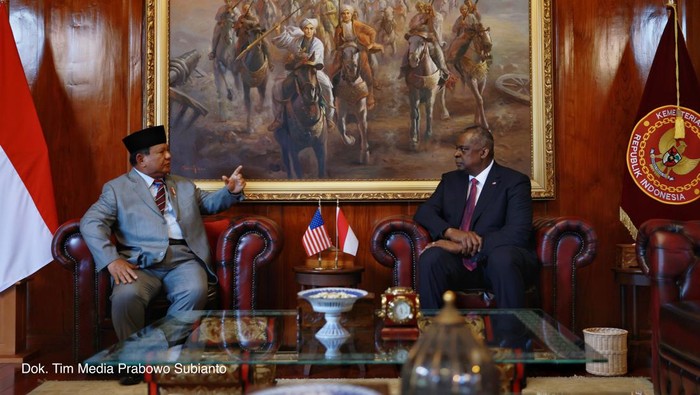 Menhan Prabowo bertemu dengan Menhan Amerika Serikat Lloyd J. Austin III.