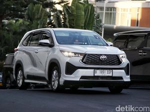 Yang Harus Diperhatikan Pemilik Mobil Hybrid saat Lewat Rel Kereta