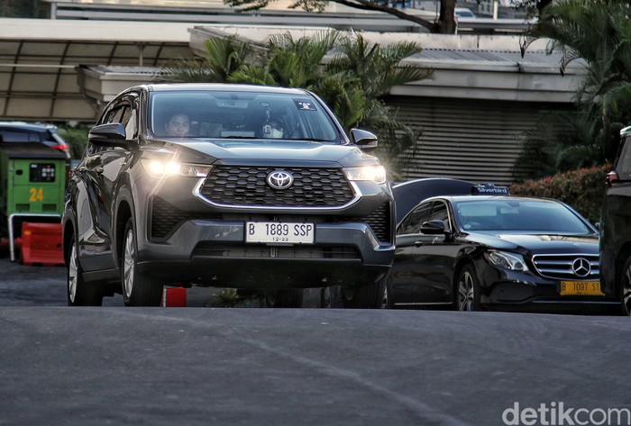 Momen Test Drive Toyota Kijang Innova Zenix yang Nyaman Banget Toyota resmi meluncurkan Kijang Innova Zenix Hybrid. Tambahan nama Zenix membuat mobil ini berubah total. Lalu, seperti apa test drivenya?
