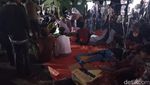 Potret Perawatan Korban Gempa Cianjur di Tengah Gelapnya Malam