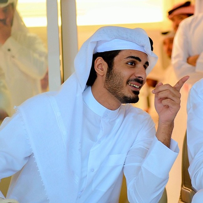 Pangeran Qatar yang merupakan anak terakhir di keluarganya ini datang dari keluarga dengan latar belakang pendidikan elite. Namun ia memilih kampus yang berbeda dari keluarga yang kebanyakan datang dari Harvard, Duke, dan Georgetown.Foto: Instagram @khk