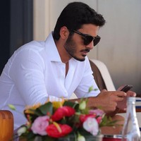 Sang pangeran akhirnya kembali ke negaranya setelah diizinkan menjalani S2 dari jarak jauh. Dikatakan jika Sheikh Khalifa bergabung dengan dinas keamanan Qatar.Foto: Instagram @khk