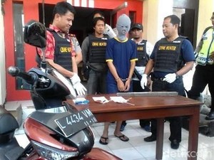 Dendam Membara, Cucu Bunuh Kakek di Surabaya