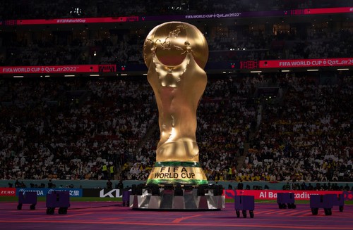 AL KHOR, QATAR - NOVEMBER 20: An inflatable World Cup trophy ahead of the FIFA World Cup Qatar 2022 Group A match between Qatar and Ecuador at Al Bayt Stadium on November 20, 2022 in Al Khor, Qatar. (Photo by Visionhaus/Getty Images)