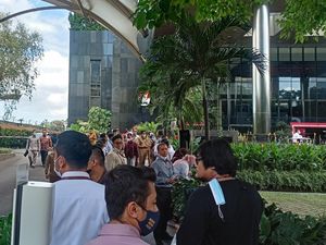 Pimpinan hingga Pegawai KPK Panik, Lari ke Luar Gedung Saat Gempa M 5,6