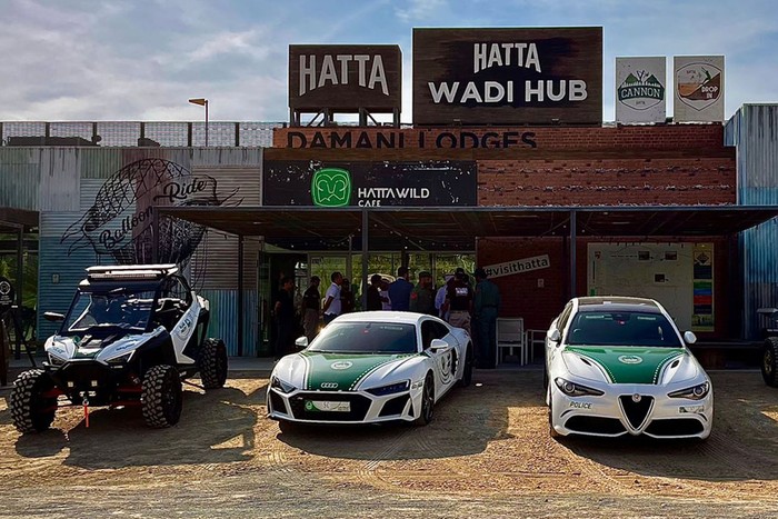 Polisi wisata Dubai di Hatta