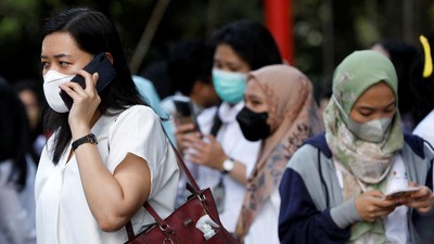 Potret Kepanikan Pegawai Gedung Bertingkat Saat Gempa Cianjur
