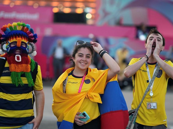 DOHA, QATAR - NOVEMBER 20: Ecuador fans react prior to the opening match between Qatar and Ecuador during day 2 of the FIFA World Cup 2022 Qatar Fan Festival at Al Bidda Park on November 20, 2022 in Doha, Qatar. (Photo by Cui Nan/China News Service via Getty Images)