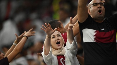 Suporter Cantik Warnai Laga Qatar Vs Ekuador di Piala Dunia 2022