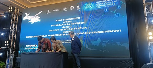 PTDI-ITB Teken Kerjasama Rancang Bangun Pesawat di Bali. Foto: Triwidiyanti