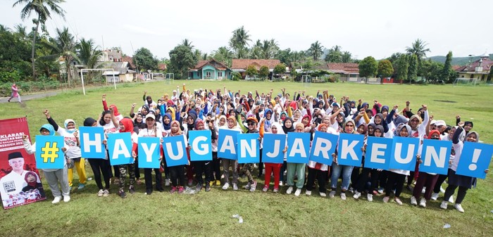 Relawan Sahabat Ganjar menggelar Ganjar Pranowo Ethnic Carnival untuk mengkonsolidasi dukungan pada Pemilihan Presiden (Pilpres) 2024 mendatang.