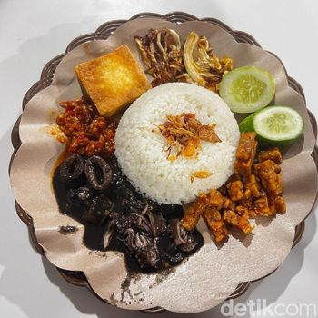 Sego Cumi Dapur Si Mpok: Mantap! Aneka Nasi Cumi Enak yang Viral di Bekasi