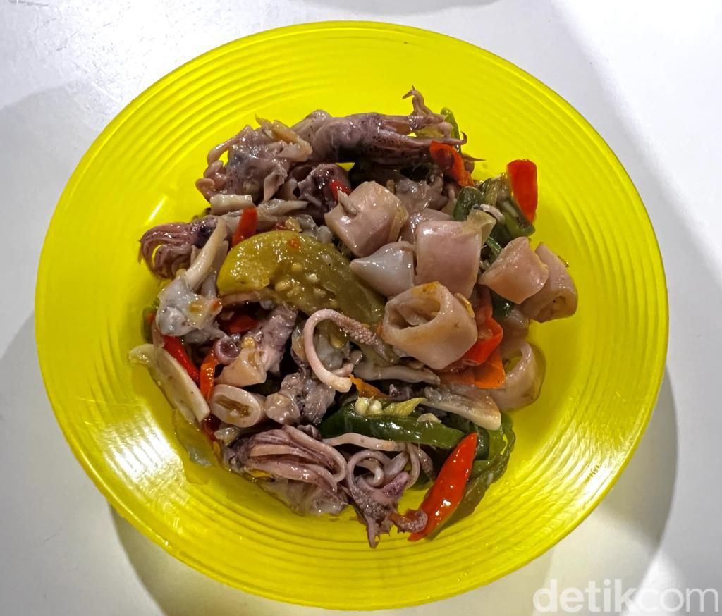 Sego Cumi Dapur Si Mpok: Mantap! Aneka Nasi Cumi Enak yang Viral di Bekasi