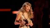 Raut Bahagia Taylor Swift Boyong 6 Piala American Music Awards 2022