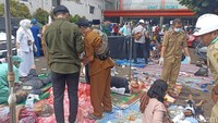 Bupati Cianjur Herman Suherman mengatakan, dampak gempa bumi tersebut cukup parah. Tidak hanya merusak bangunan tapi banyak korban luka hingga meninggal dunia.