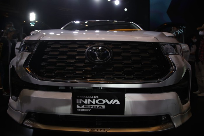 Toyota Kijang Innova Zenix