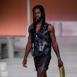 Keluyuran Gak Pake Baju Subuh-subuh, Rapper Lil Nas X Ditangkap