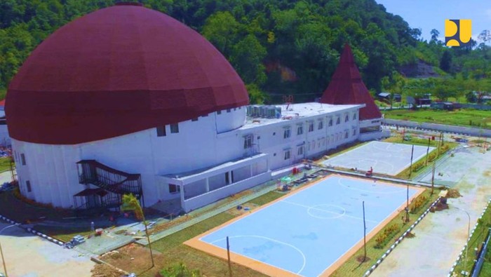 Wow! Sebentar Lagi Papua Punya Tempat Gaul Super Megah, Ini Potretnya Sebagai salah satu upaya Pemerintah Indonesia dalam mendukung peran generasi muda untuk mengelola potensi ekonomi Papua, Kementerian Pekerjaan Umum dan Perumahan Rakyat (PUPR) tengah menyelesaikan pembangunan Papua Youth Creative Hub (PYCH) di Jayapura, Papua.