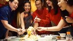 10 Potret Keseruan Ayu Dewi Saat Makan Bareng Geng Menteri Ceria