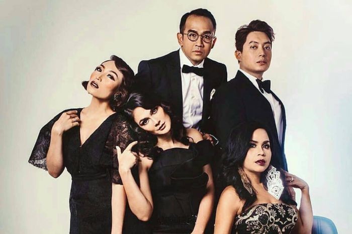 10 Potret Keseruan Ayu Dewi Saat Makan Bareng Geng Menteri Ceria 10 Potret Keseruan Ayu Dewi Saat Makan Bareng Geng Menteri Ceria