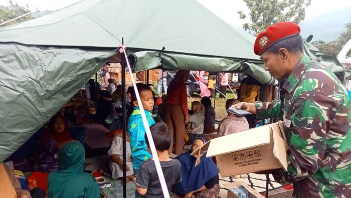 403 Prajurit Kopassus ke Cianjur, Jawa Barat (Jabar), bantu penanggulangan gempa bumi.