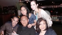 Mengucapkan hari ayah kepada Aburizal Bakrie, Ardi bikin video kompilasi kebersamaan mereka. Begini momen manisnya saat santap bareng di restoran mewah.
