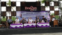 Kabupaten Banyuwangi merupakan daerah pemasok buah naga terbesar di Indonesia. Wilayah di ujung Pulau Jawa ini memiliki lahan perkebunan buah naga sekitar 3.786 hektare dan mampu menghasilkan sekitar 82.544 ton per tahun.