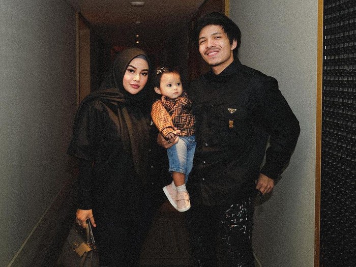 Aurel Hermansyah Kenang Momen Melahirkan Ameena
