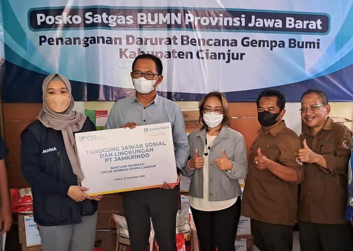 Bantuan Tanggap Darurat Bencana Gempa Cianjur Bantuan untuk korban bencana gempa bumi di Cianjur Jawa Barat terus berdatangan. Kali ini giliran Jamkrindo yang menyalurkan bantuan tersebut.