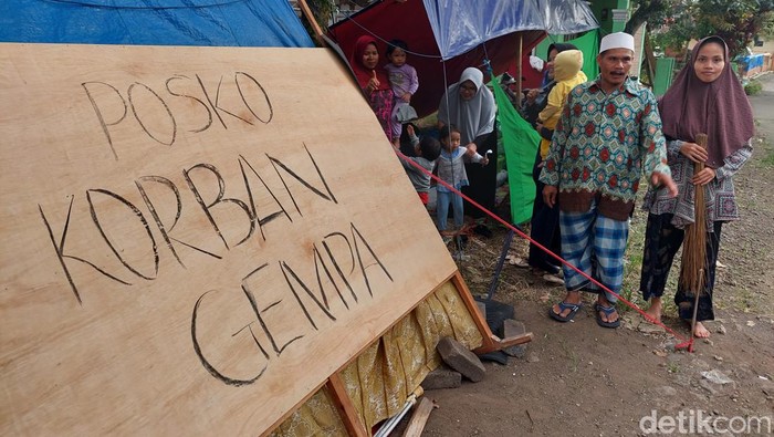 Cerita korban gempa Cianjur di pengungsian.
