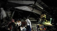 Gempa susulan yang terjadi puluhan kali membuat 13.400 warga mengungsi.