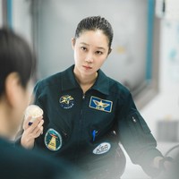 Drama yang dibintangi Lee Min Ho dan Gong Hyo Jin itu mengikuti pertemuan seorang astronot dan turis di stasiun luar angkasa yang saling jatuh cinta. Foto: dok. Key East