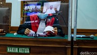 Pada perkara ini, Ahyudin didakwa melakukan penggelapan dana terkait donasi dari Boeing untuk keluarga atau ahli waris korban kecelakaan Lion Air JT 610.